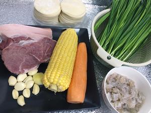 Prepare all the ingredients, making sure to devein the shrimp and wash them thoroughly.