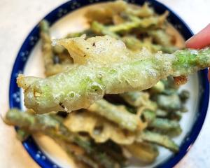 Today, on October 11th, I made crispy fried green beans, delicious and not greasy! 😃❤️👍