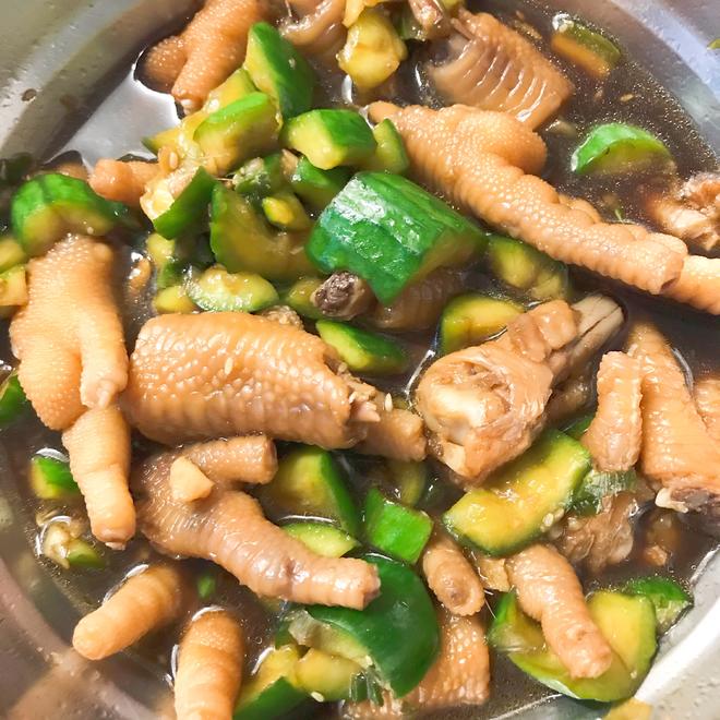 Easy Trendy Chicken Feet with Smashed Cucumber