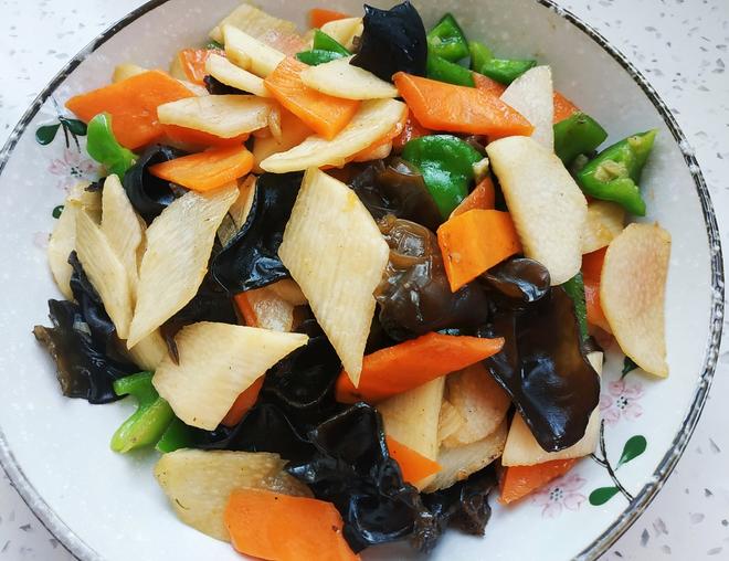 Healthy Recipe: Stir-fried Black Fungus and Yam