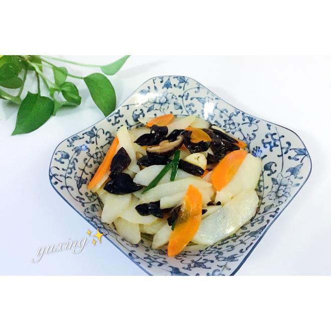 Stir-Fried Wood Ear Mushrooms with Chinese Yam