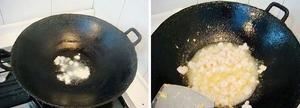 Heat oil in a pan, and once it's hot, add the shrimp and stir-fry for half a minute. (When cooking shrimp, ensure the pan is preheated before adding oil, but the oil should not be too hot. About 60% heat is ideal for stir-frying, preventing sticking and resulting in well-shaped shrimp.)