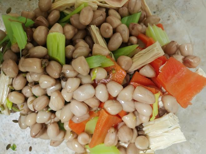 Chilled Mixed Vegetables (Peanuts, Carrots, Celery, Fermented Tofu)