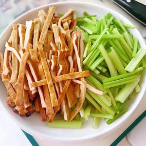 Cut the strips not too thin to avoid breaking or crumbling during stir-frying. Clean and cut the small celery into sections.