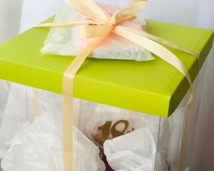 All wrapped up—this is a tall 8-inch clear cake box.