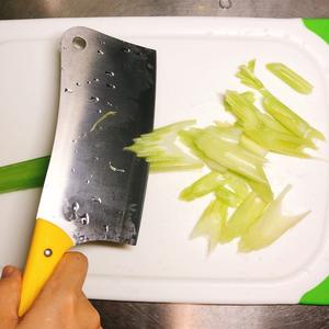 Slice the celery diagonally, just like peeling it off 😁.