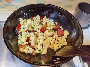 Stir-fry over high heat, adding a dash of seafood soy sauce before serving to enhance the flavor.